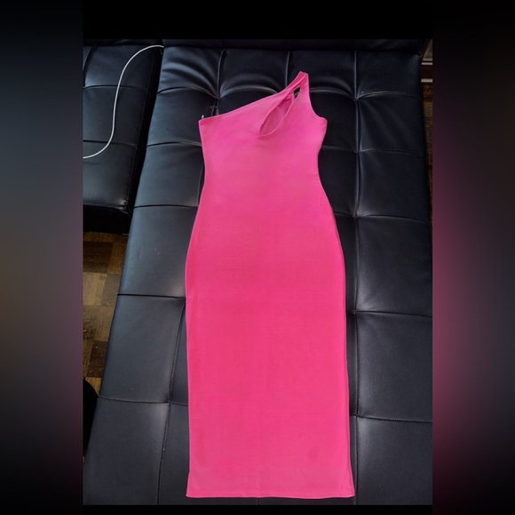 Beautiful Pink Sexy City Lux Collection Dress - Picture 3 of 5